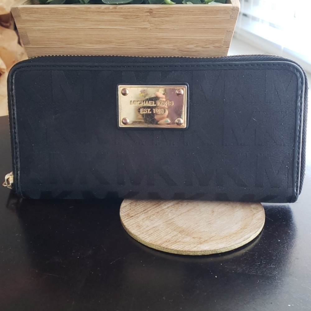 Authentic Michael Kors Wallet